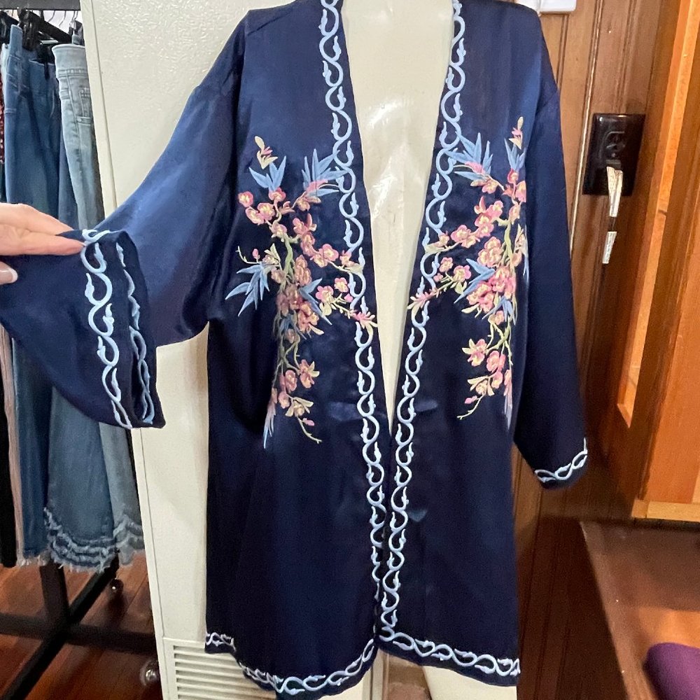 Paparazzi navy silk polyester kimono NWT